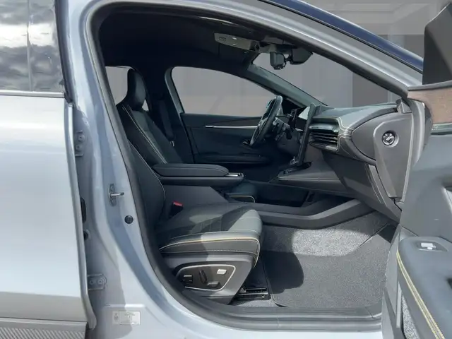 Renault Megane E-Tech view 8