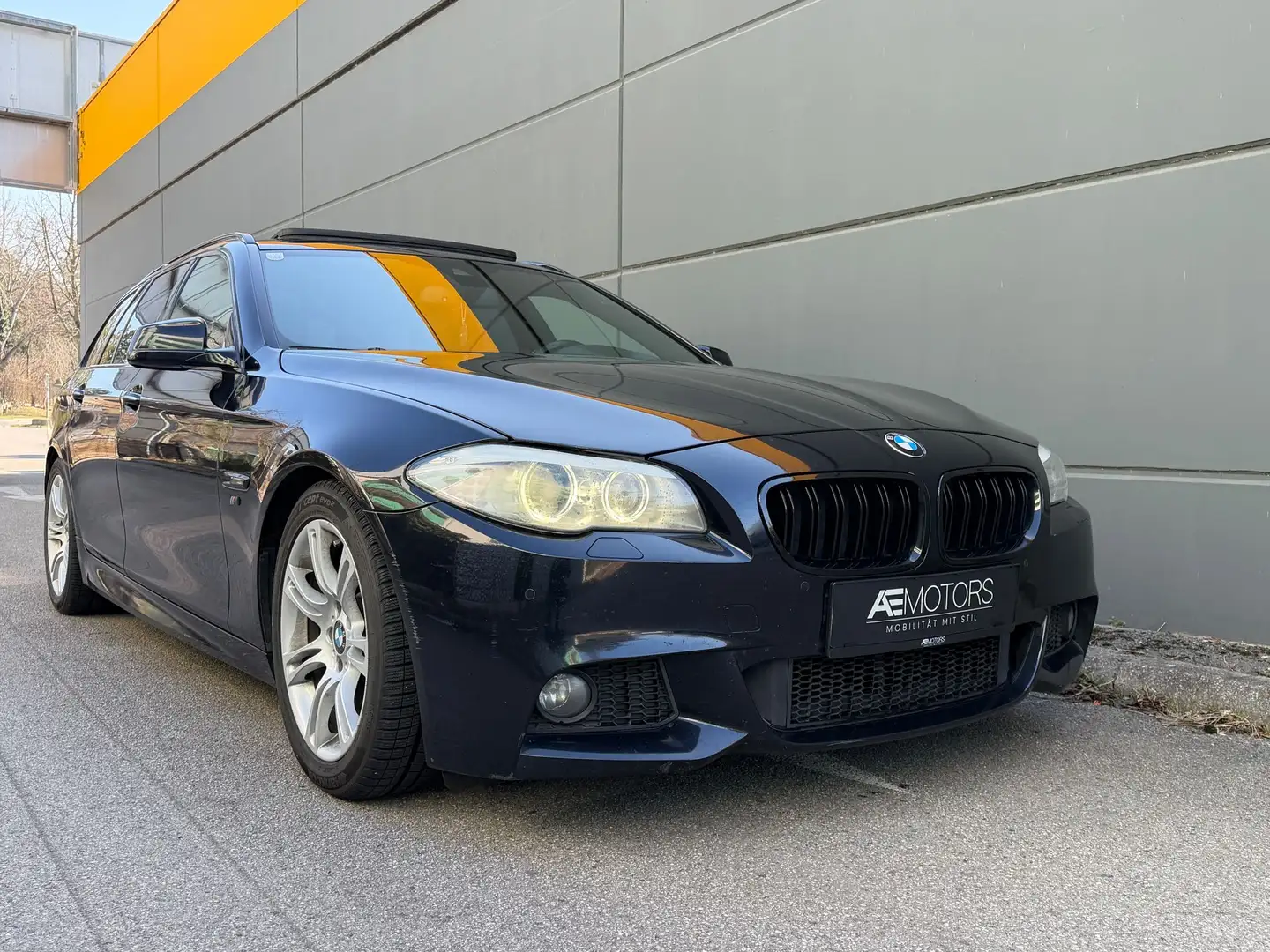 BMW 520 //M-PAKET//PANO//HEAD-UP//KREDIT-GARANTIE// Blau - 1