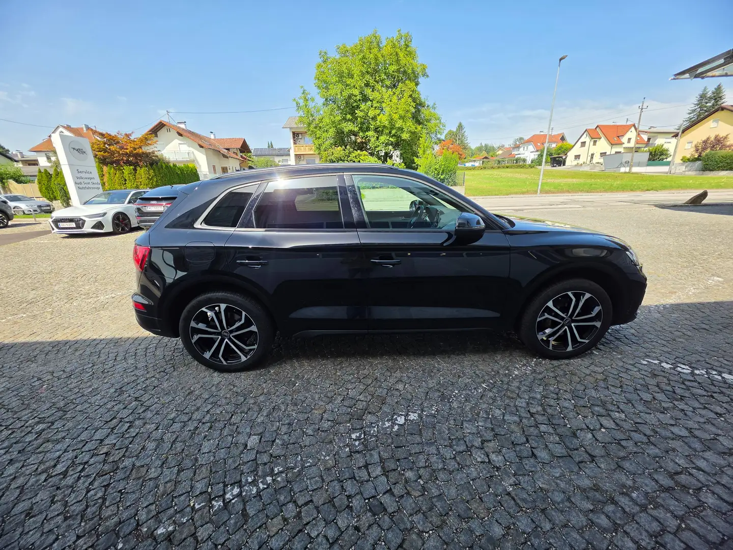 Audi Q5 50 TFSI e quattro basis Schwarz - 2