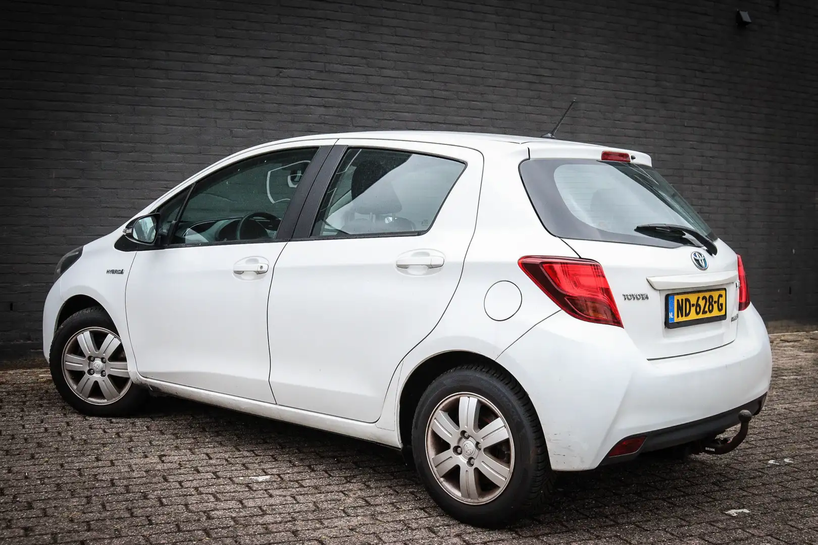 Toyota Yaris 1.5 Hybrid Business Plus Net binnen; wassen/poetse Wit - 2