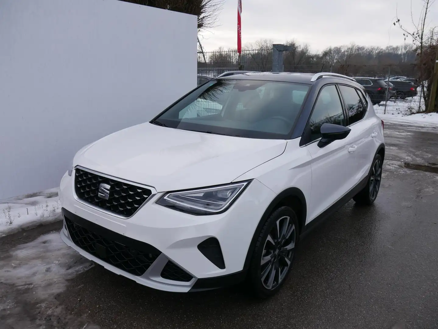 SEAT Arona Xperirnce 1.5 TSI DSG Xperirnce*NAVI*ACC*LED*PD... Weiß - 1