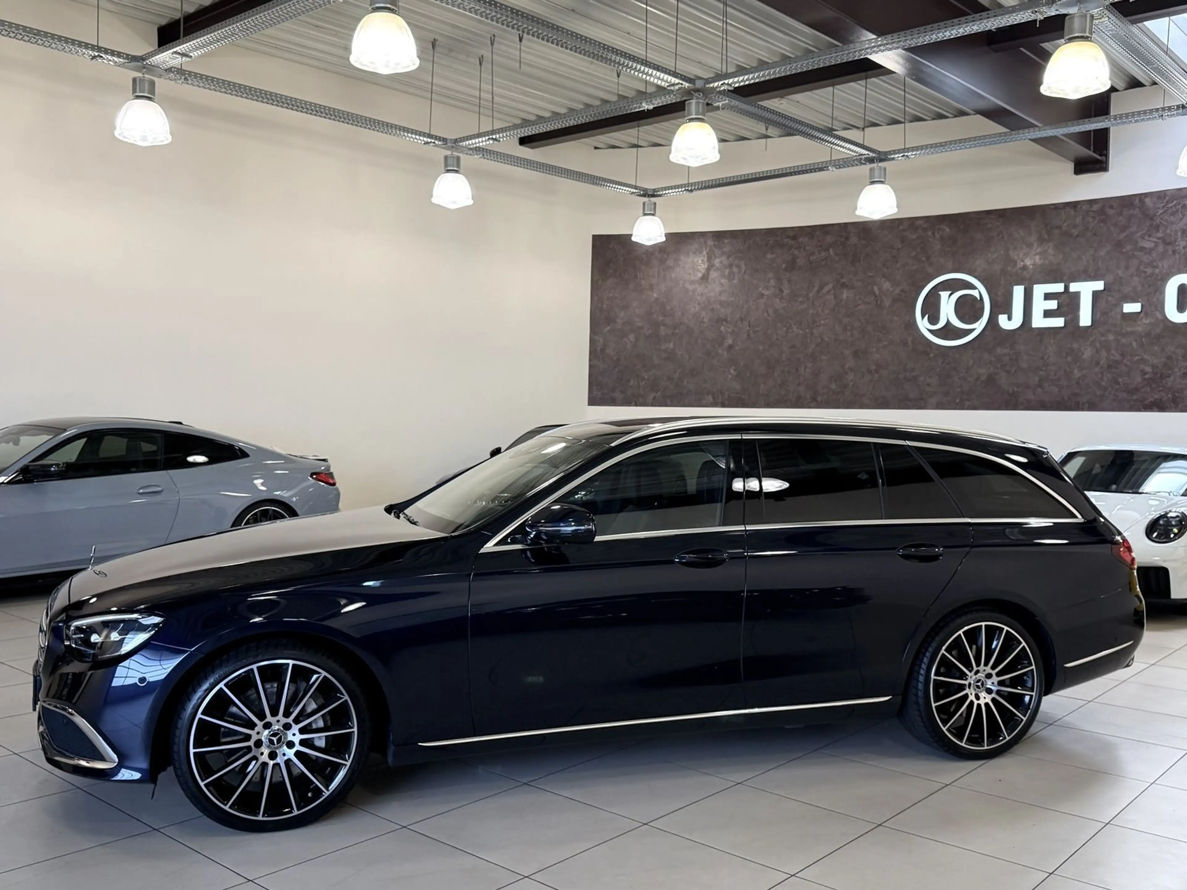 Mercedes-Benz E 400 d 4Matic Exclusive *1.Hand-20"AMG-AHK* — photo 3