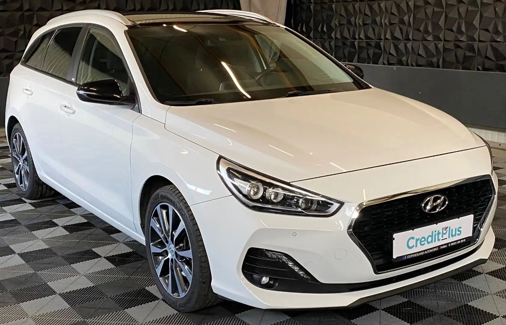 Hyundai i30 cw YES! Plus Navi, Rückfahrkamera, Sitzheizu Weiß - 1