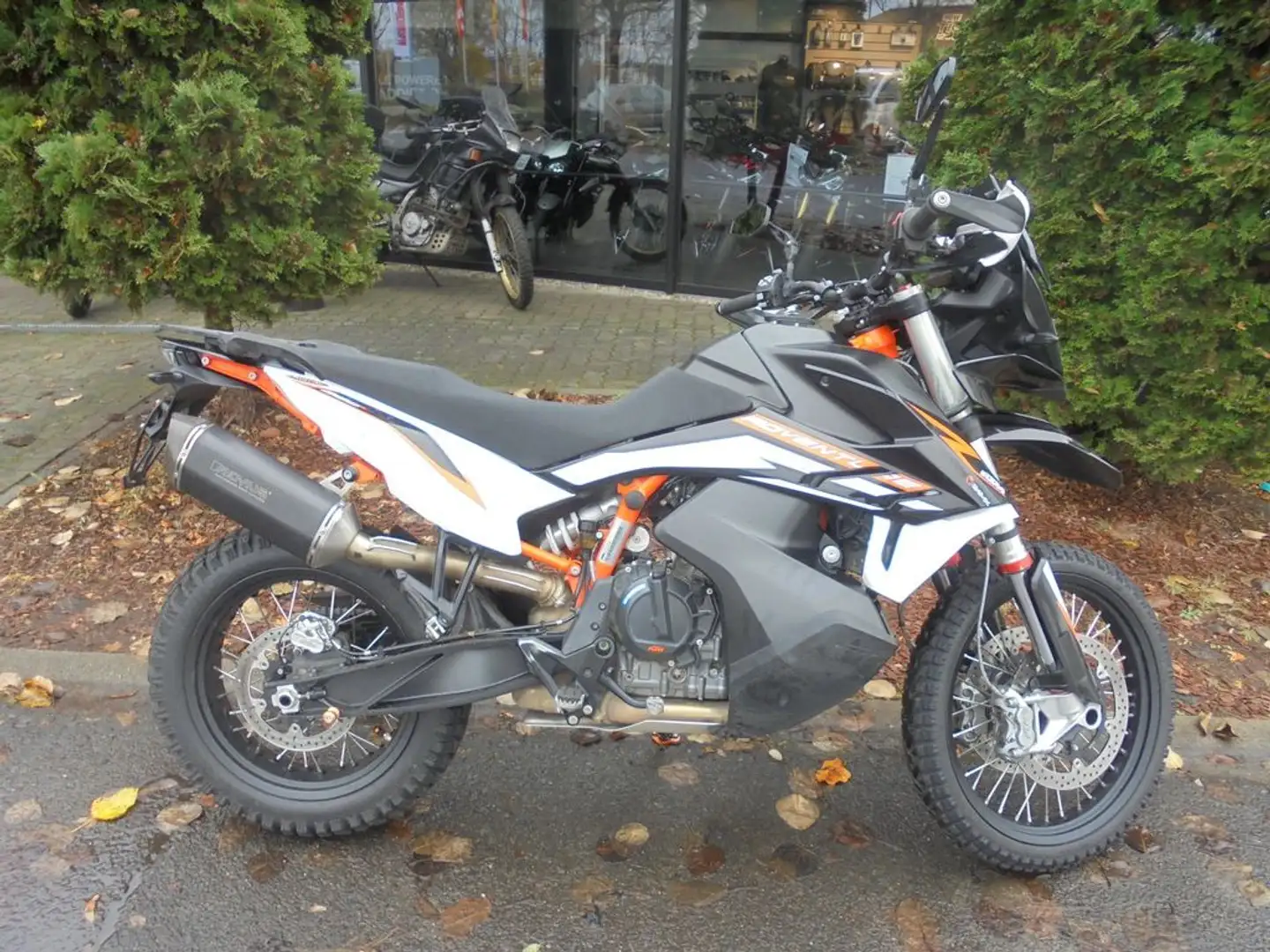 KTM 890 Adventure R Schwarz - 2