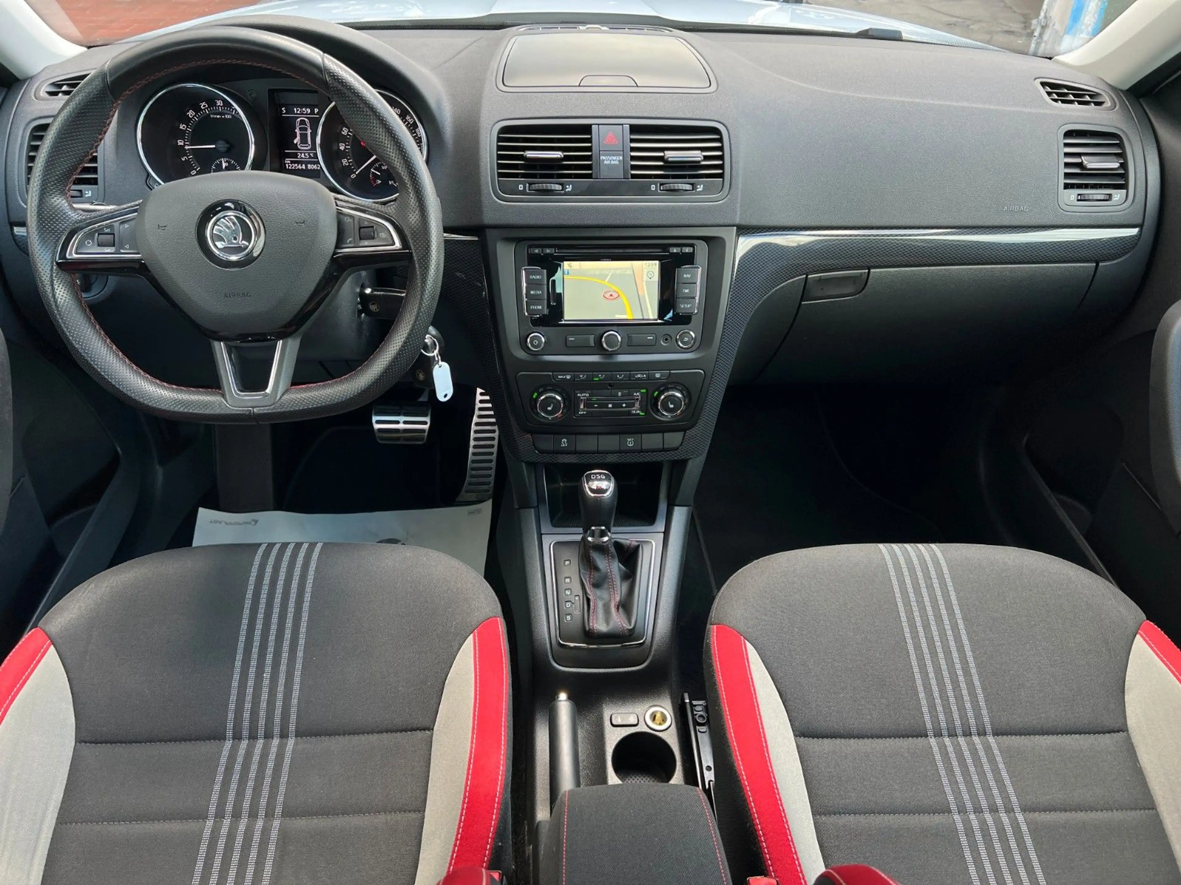 Skoda Yeti 2.0 TDI DSG Monte Carlo 4x4 *STNDHZ*NAVI* — photo 10