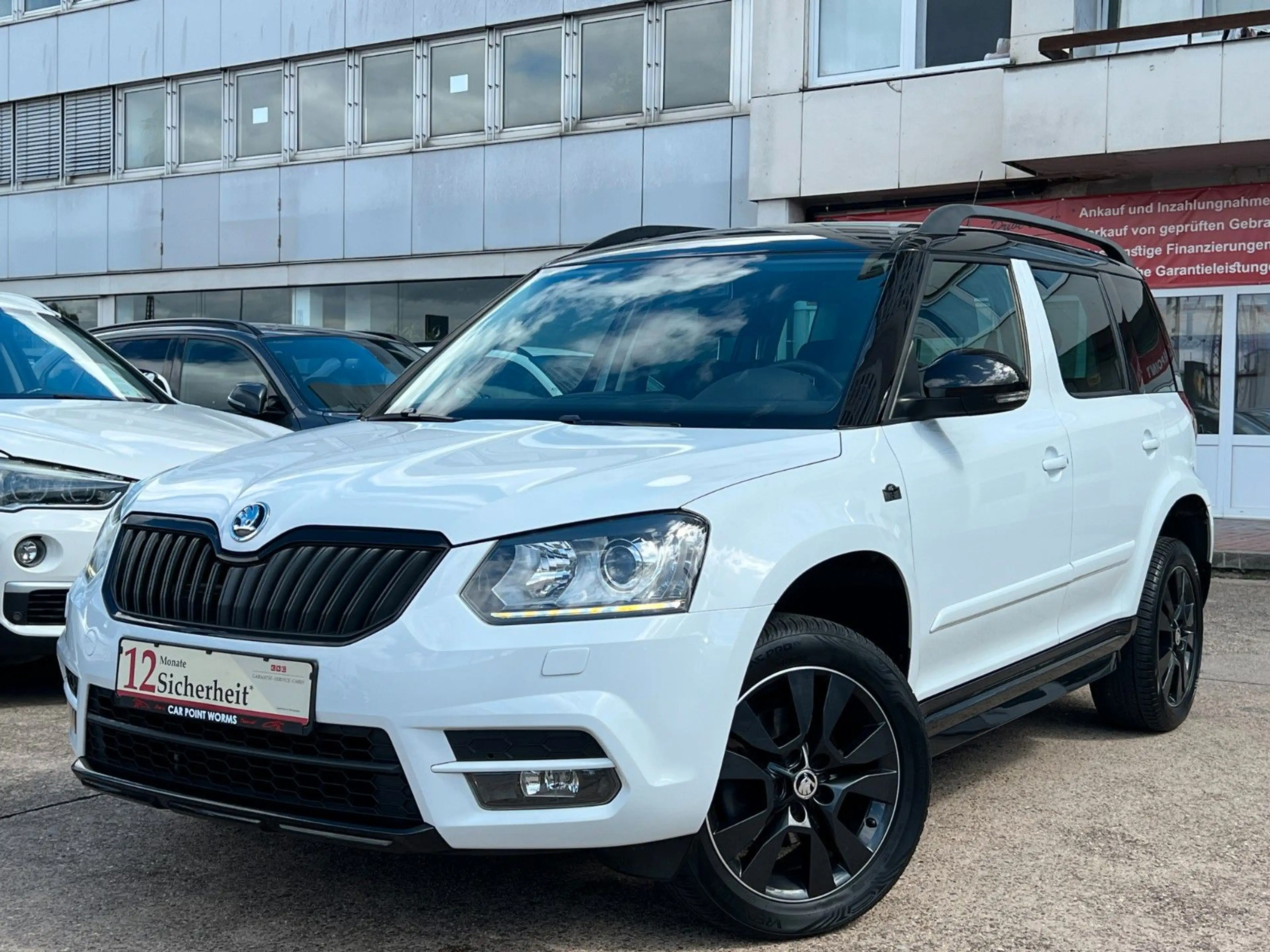 Skoda Yeti 2.0 TDI DSG Monte Carlo 4x4 *STNDHZ*NAVI* — photo 4