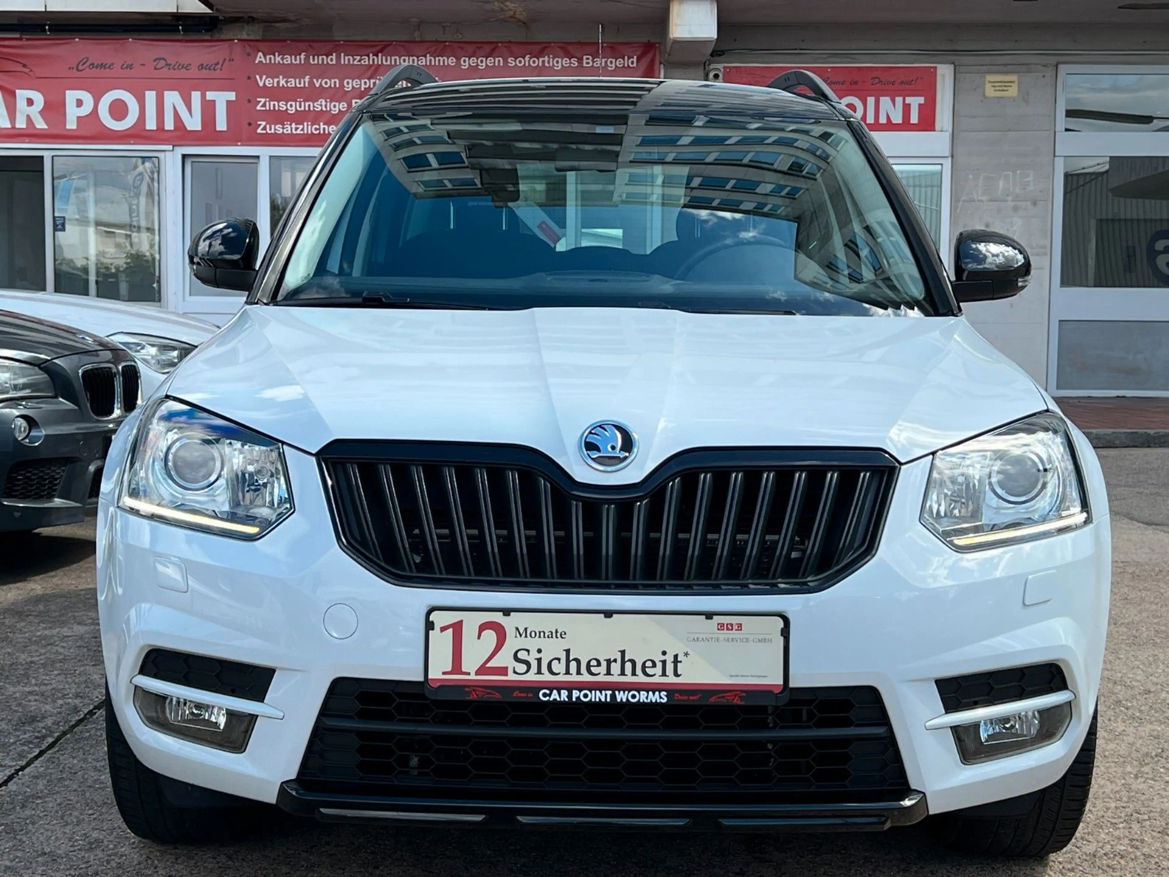 Skoda Yeti 2.0 TDI DSG Monte Carlo 4x4 *STNDHZ*NAVI* — photo 3