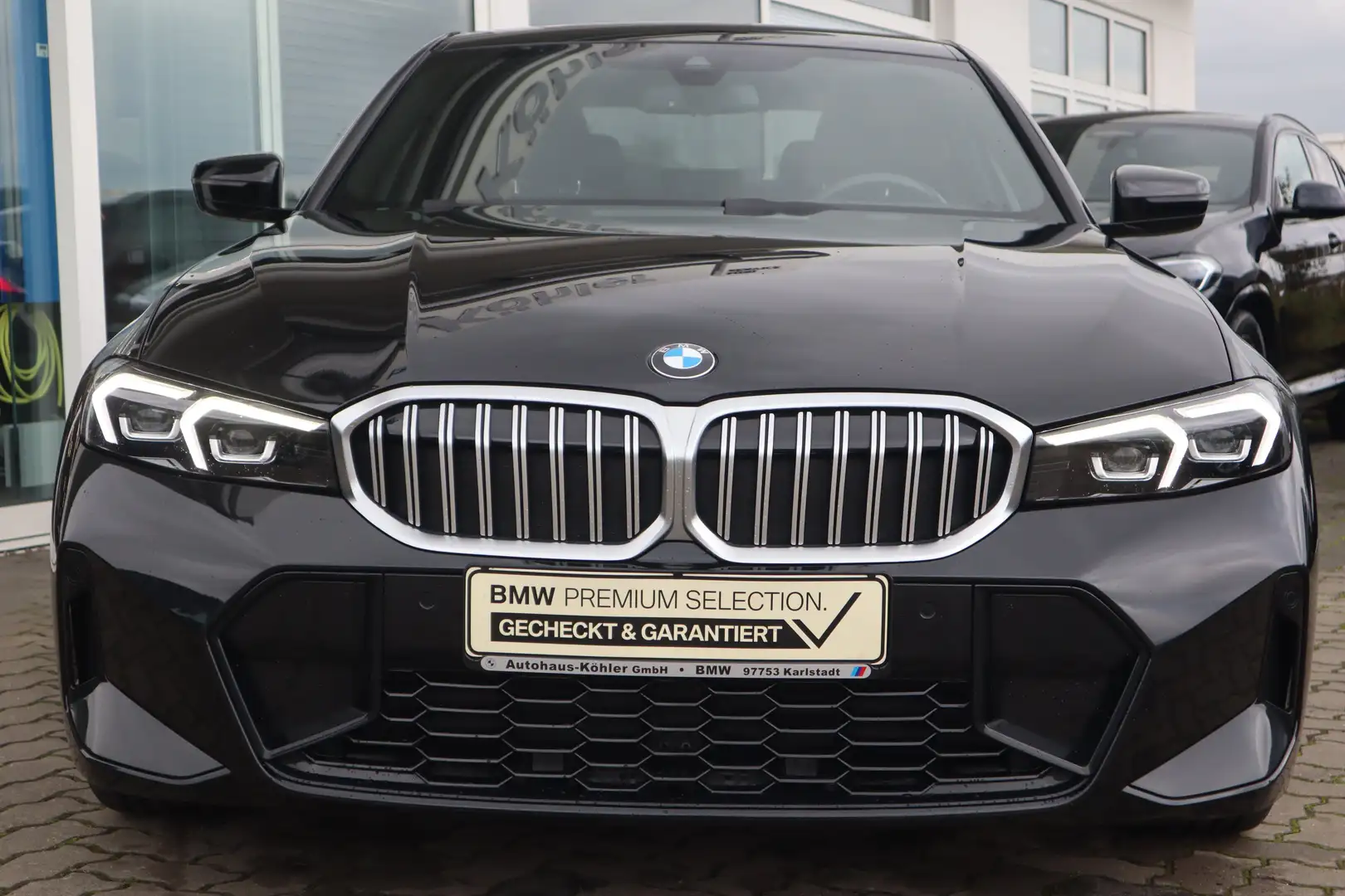 BMW 320 d Limousine M Sport/HiFi/DAB/Komfortzg/Sportsitz Schwarz - 2