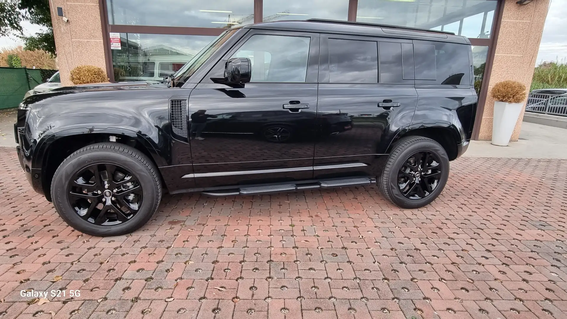 Land Rover Defender Defender 110 3.0d i6 250 X-Dynamic HSE Nero - 1