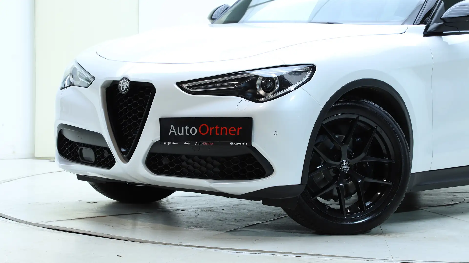Alfa Romeo Stelvio Q4 Sportpaket*Vollleder 3 Jahre Garantie Weiß - 2