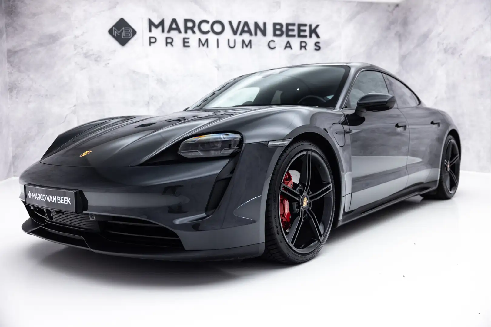 Porsche Taycan 4S Performance 84 kWh | Pano | Bose | 21" | Luchtv Szürke - 1