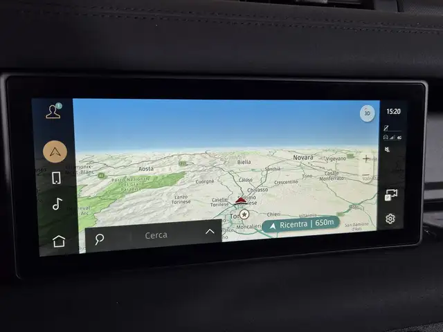 Land Rover Defender view 12