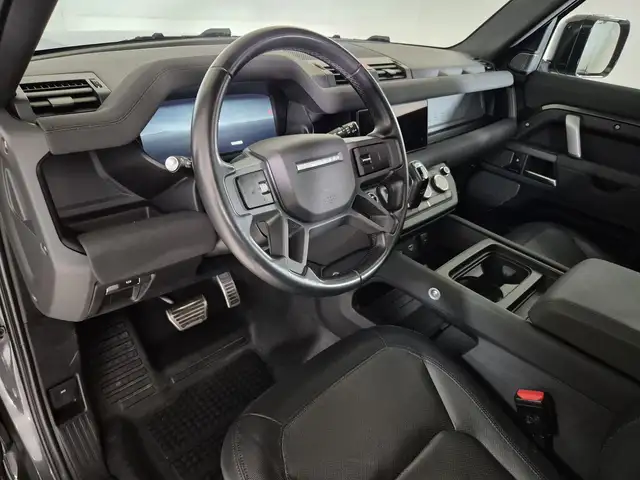 Land Rover Defender view 17