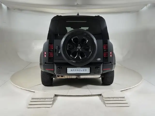Land Rover Defender view 7
