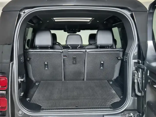 Land Rover Defender view 13