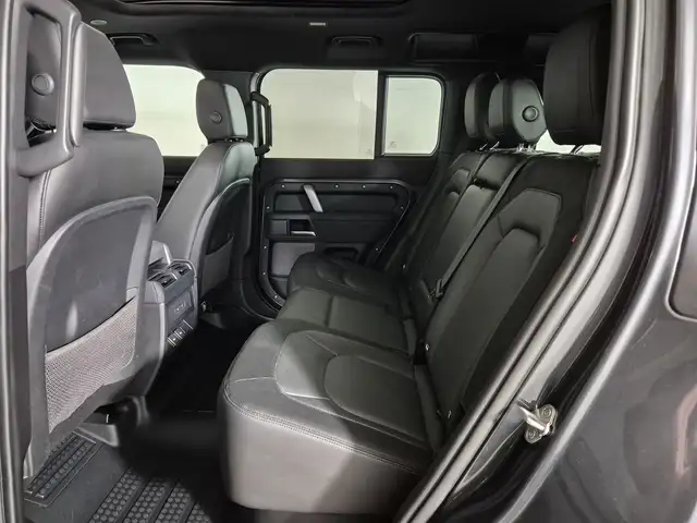 Land Rover Defender view 5