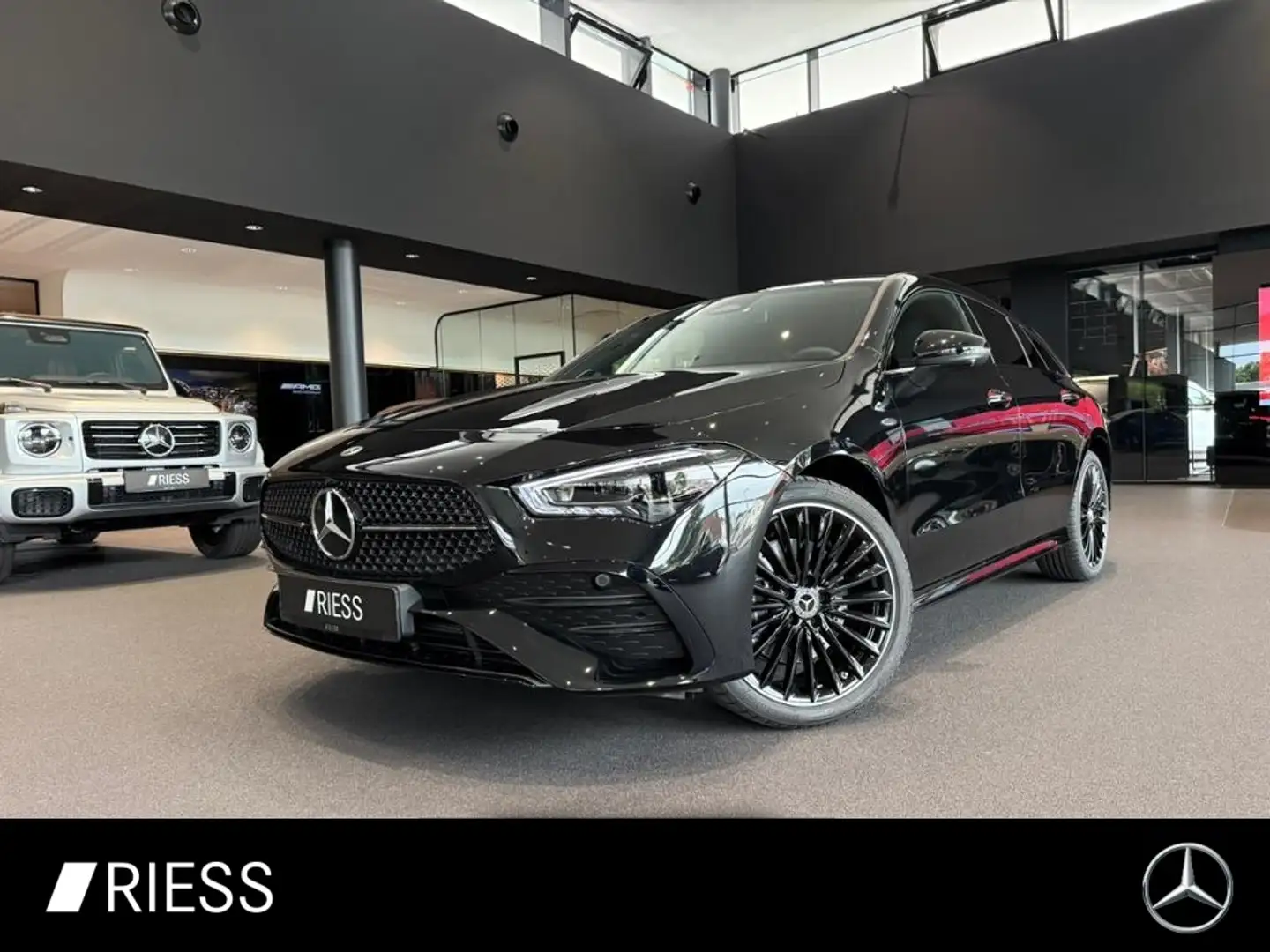 Mercedes-Benz CLA 250 e SB AMG+PANO+AHK+DISTR+HUD+KEYL+MULTIB+ Schwarz - 1