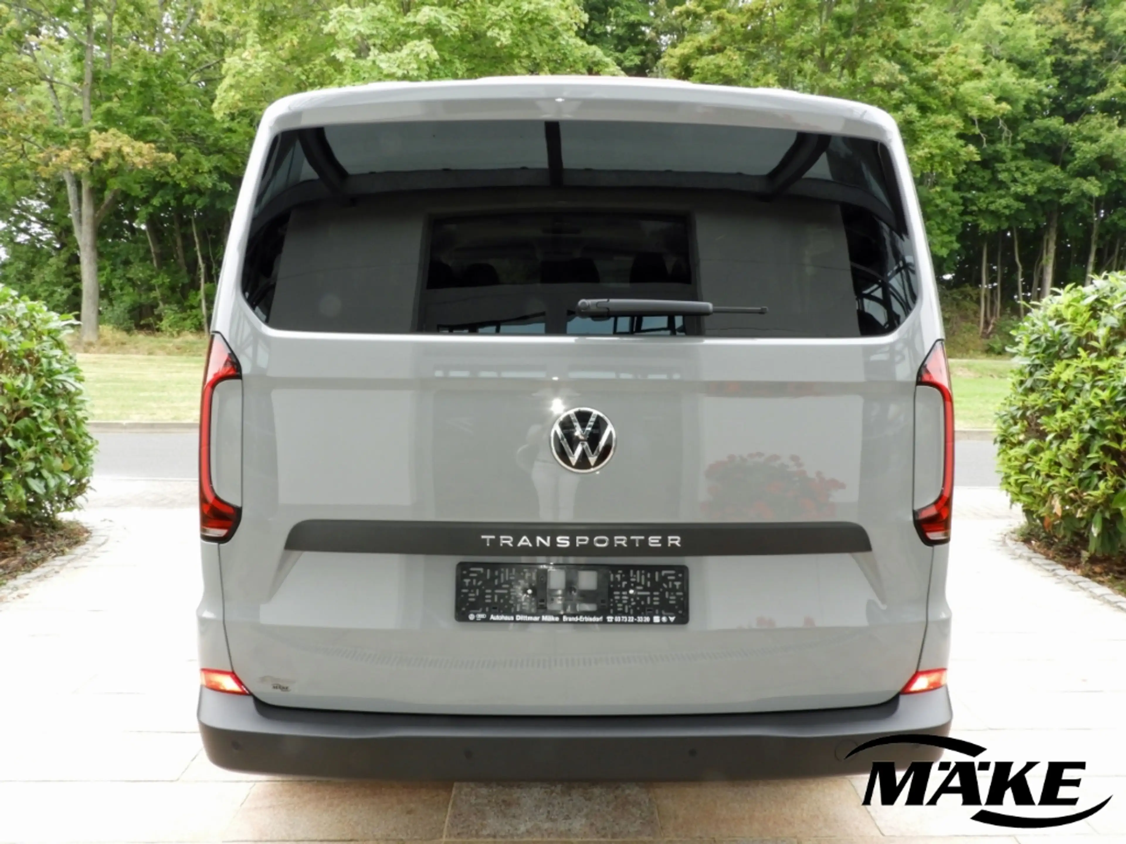 Volkswagen T7 Kombi 2.0 TDI LR V-AHV GRA LED PDC SITZHZG 9-Si. — photo 6