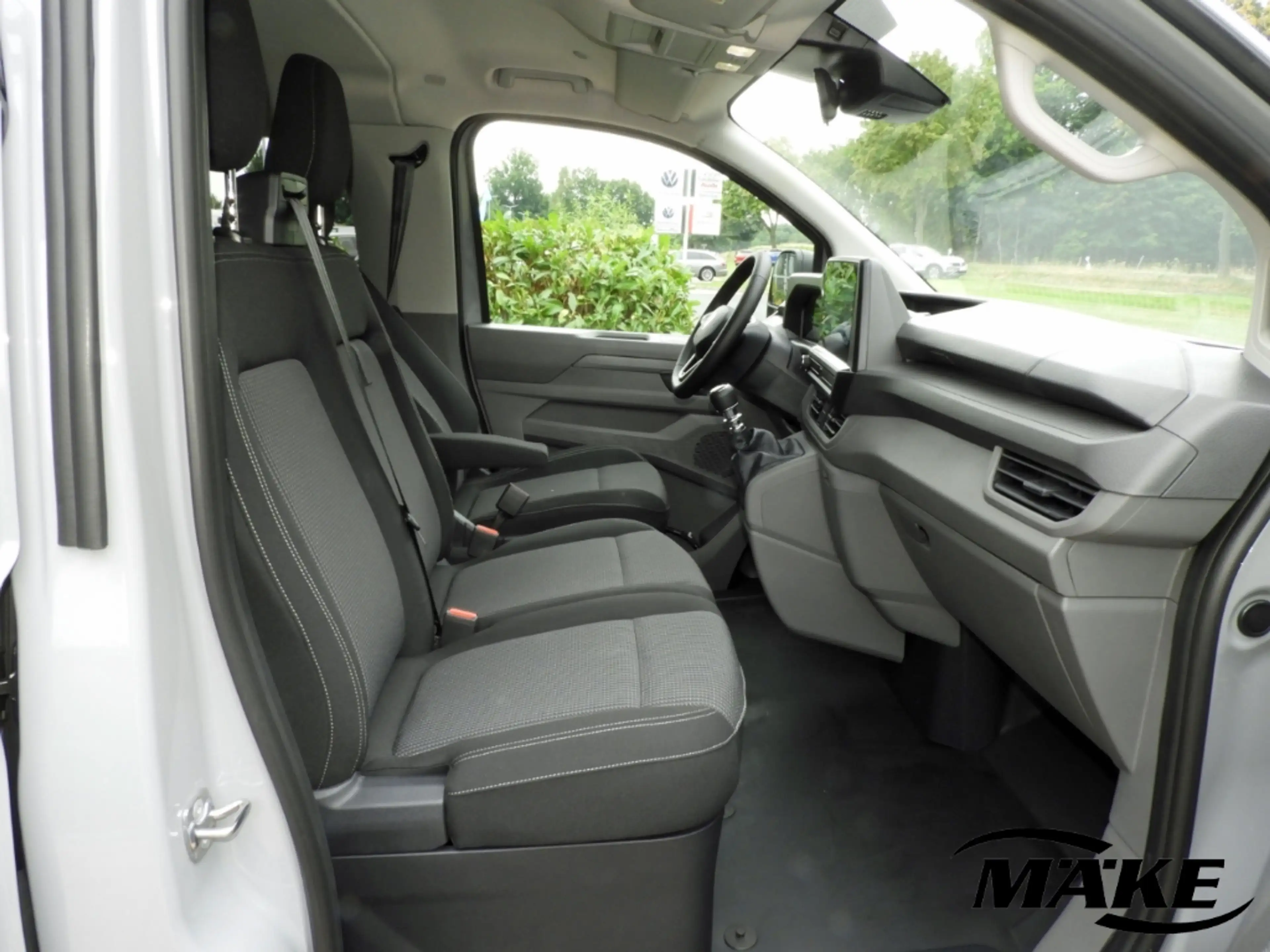 Volkswagen T7 Kombi 2.0 TDI LR V-AHV GRA LED PDC SITZHZG 9-Si. — photo 11