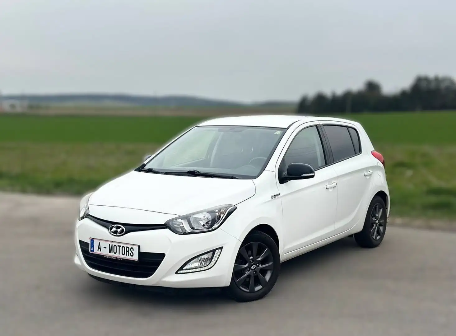Hyundai i20 Weiß - 2