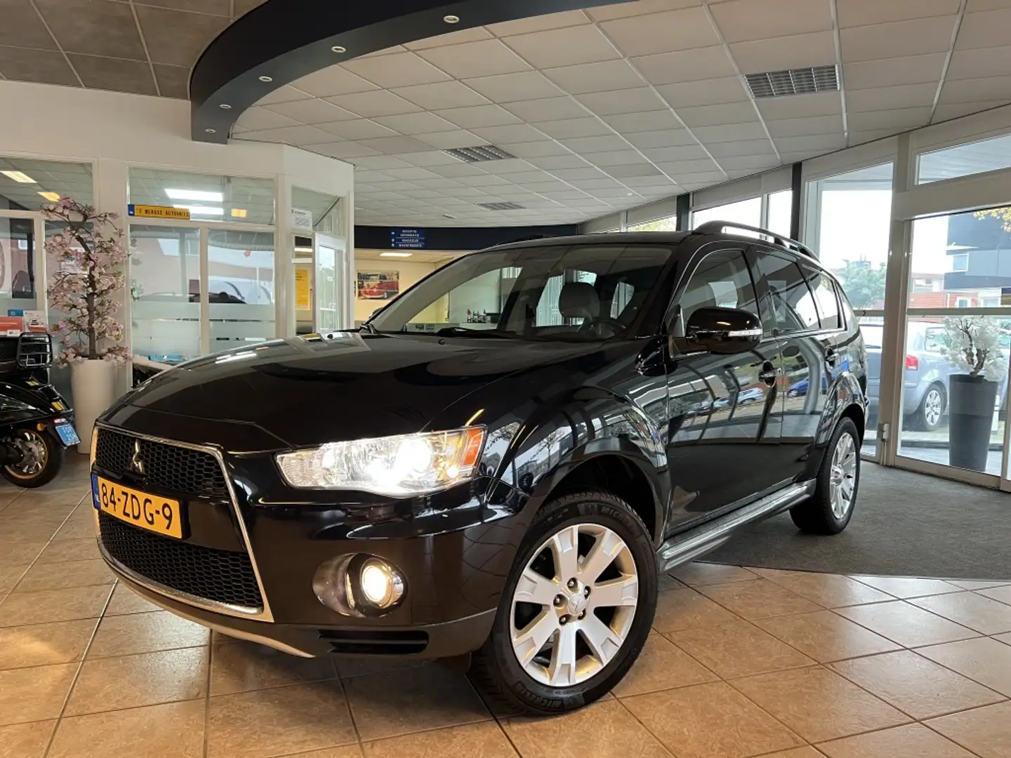 Mitsubishi Outlander 2.0 Edition Two DEFECT AUTOMAAT! Zwart - 2
