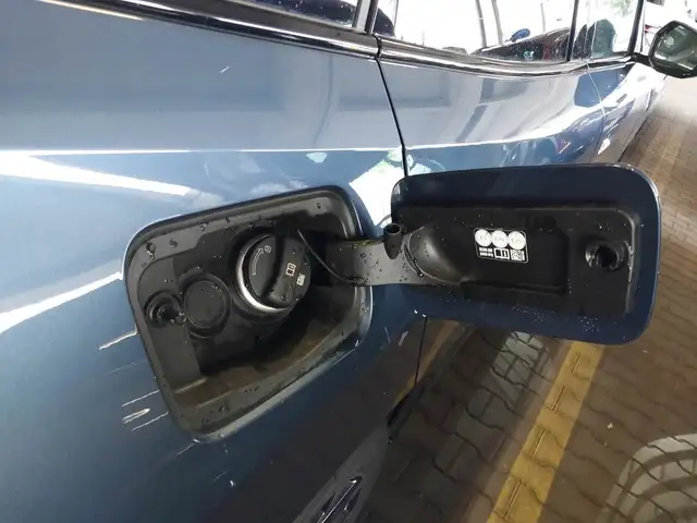BMW X3 view 8