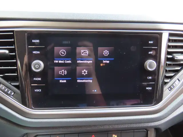 Volkswagen T-Roc view 20