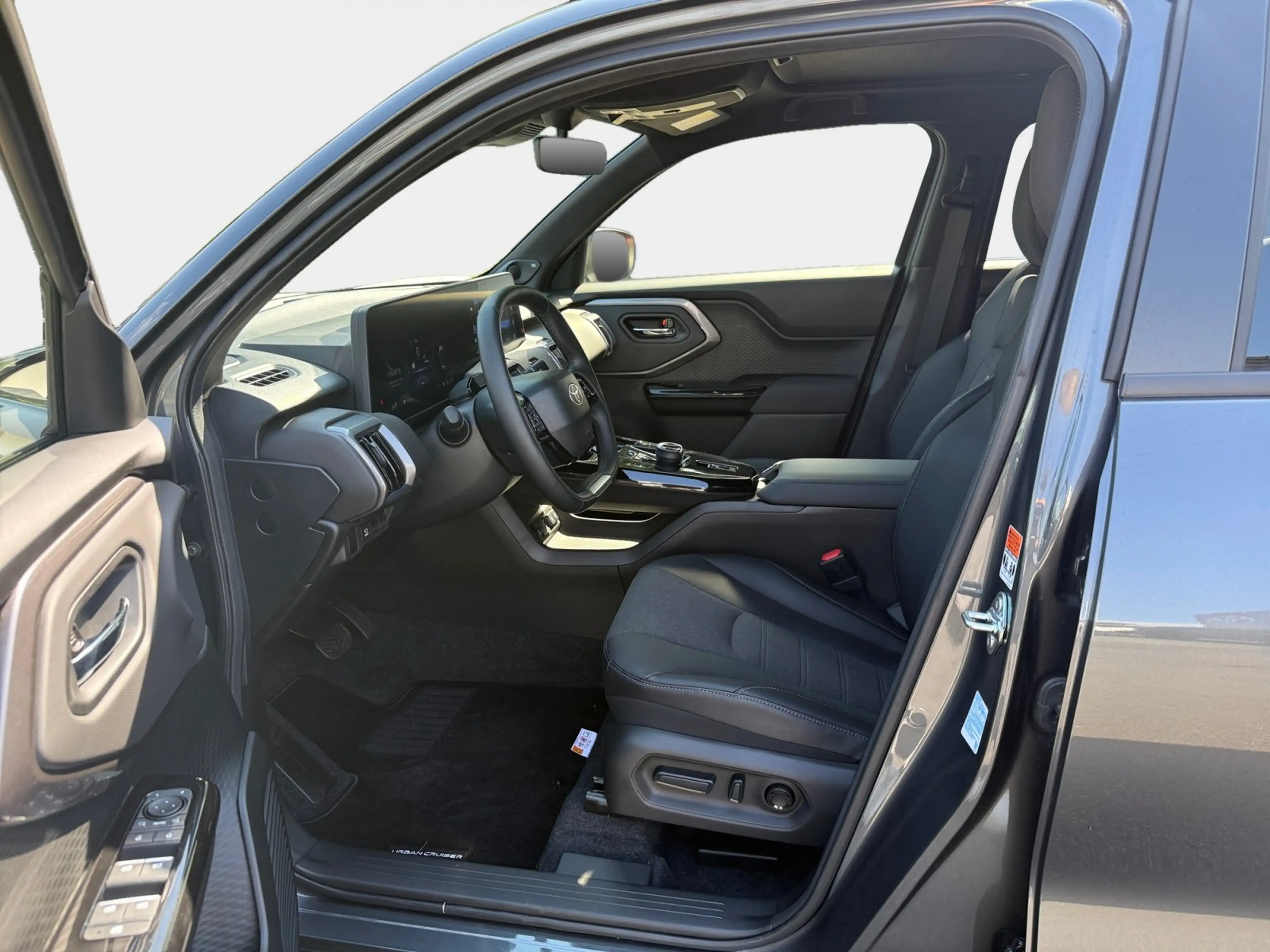 Toyota Urban Cruiser BEV 4x2 Lounge 128 kW 360 ACC AUT — photo 9