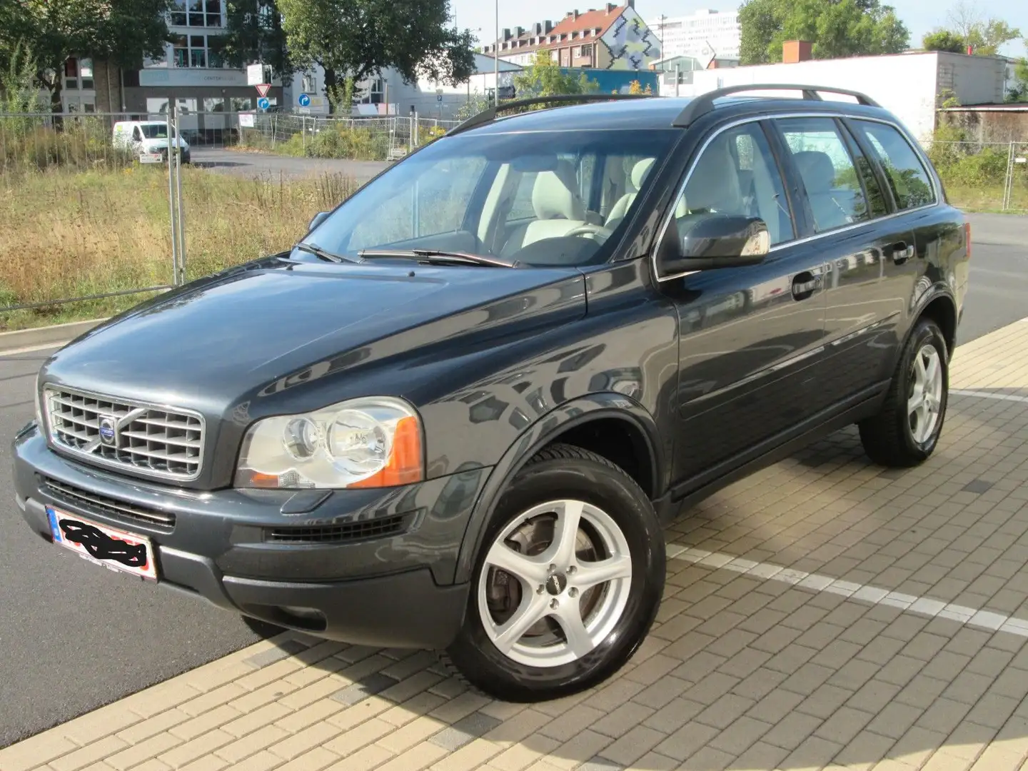 Volvo XC90 XC90 D5 Momentum, Automatik Erste Hand. Grau - 1