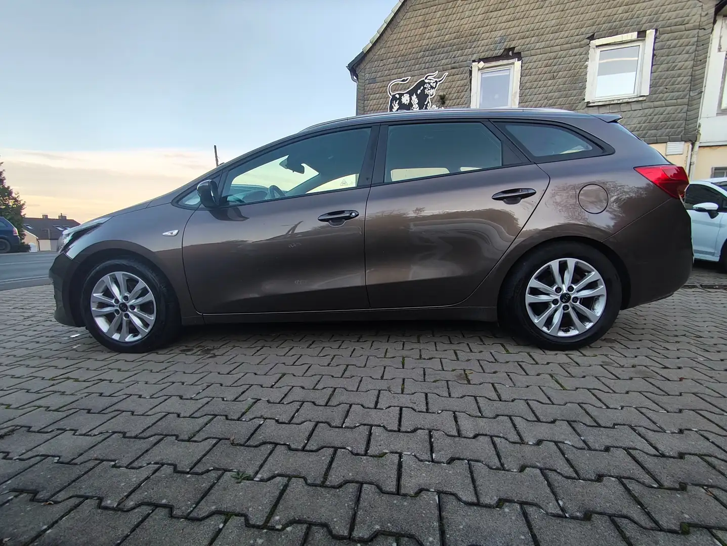 Kia Ceed SW / cee'd SW Edition 7/Scheckhgepflegt lückenlos bei KIA/ Beige - 2