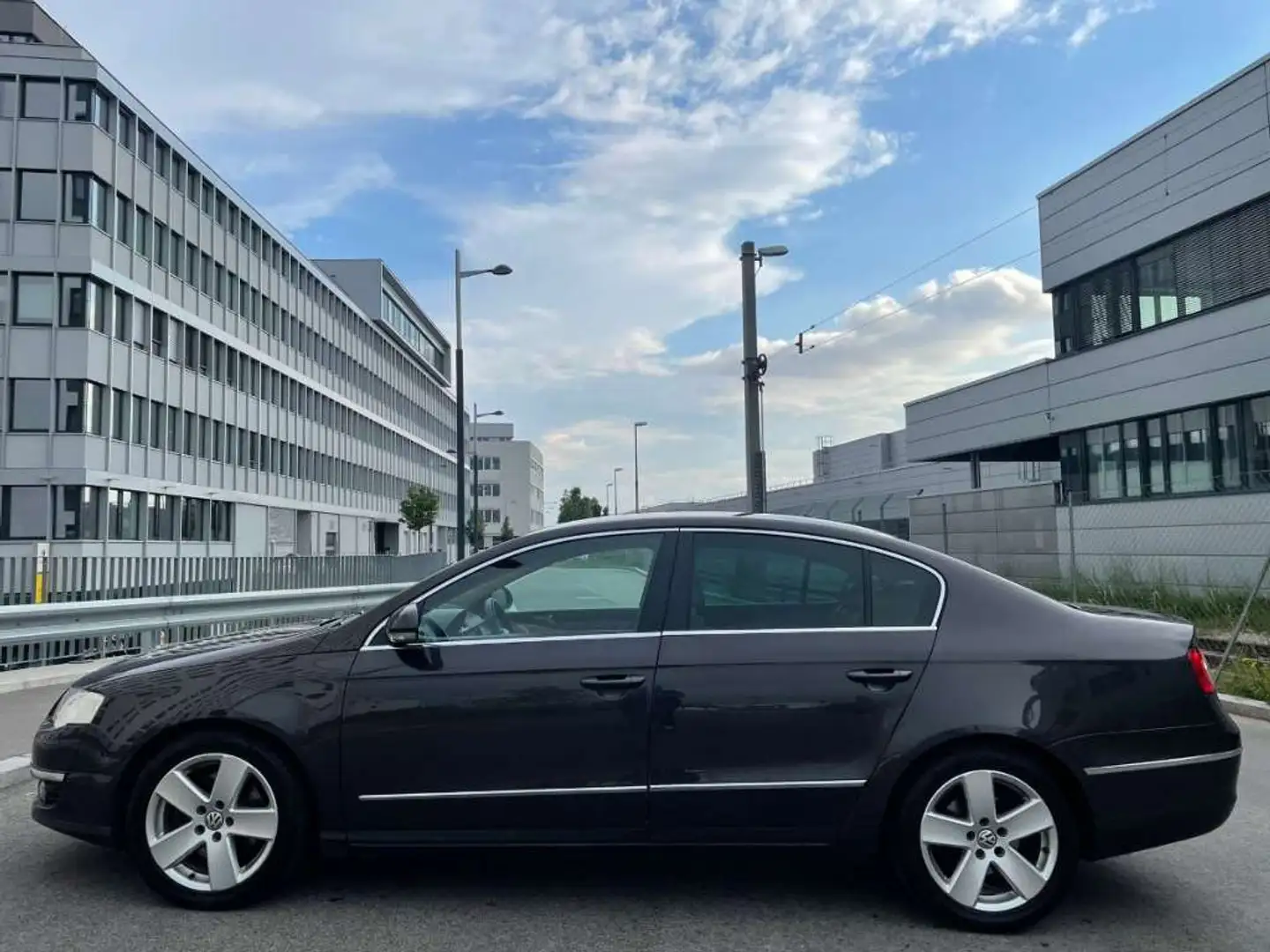 Volkswagen Passat Passat Highline 2,0 TDI Highline Braun - 2
