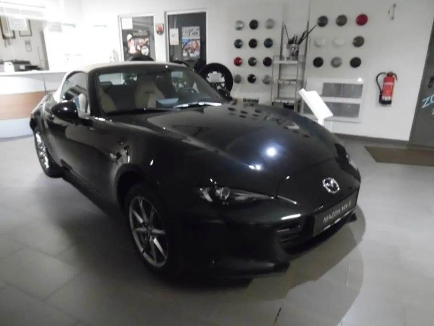 Mazda MX-5 1.5 SKYACTIV-G 132 Kazari Zwart - 1