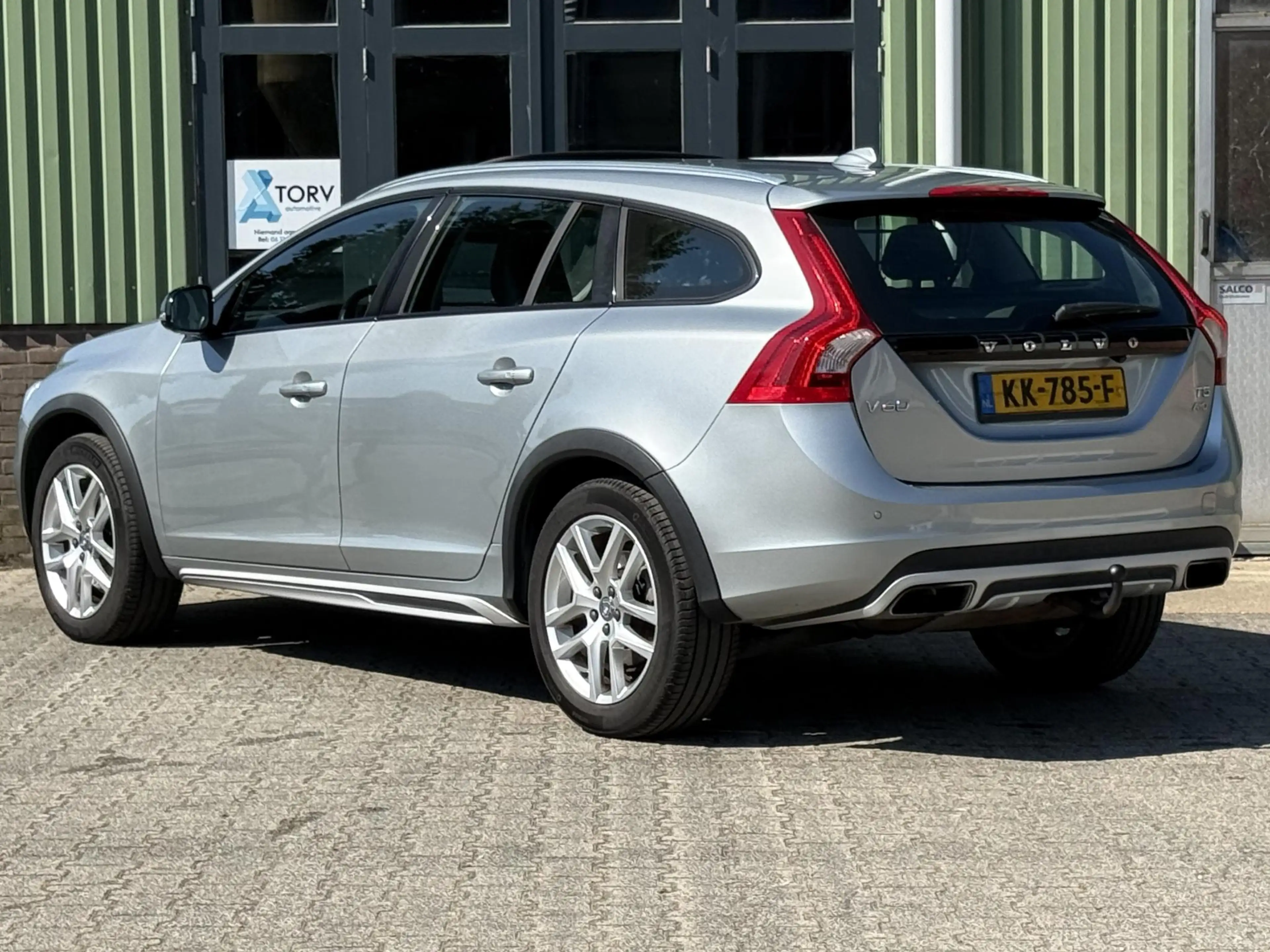 Volvo V60 Cross Country 2.0 T5 AWD Summum | Leder | Keyless | 1e Eigenaar — photo 2