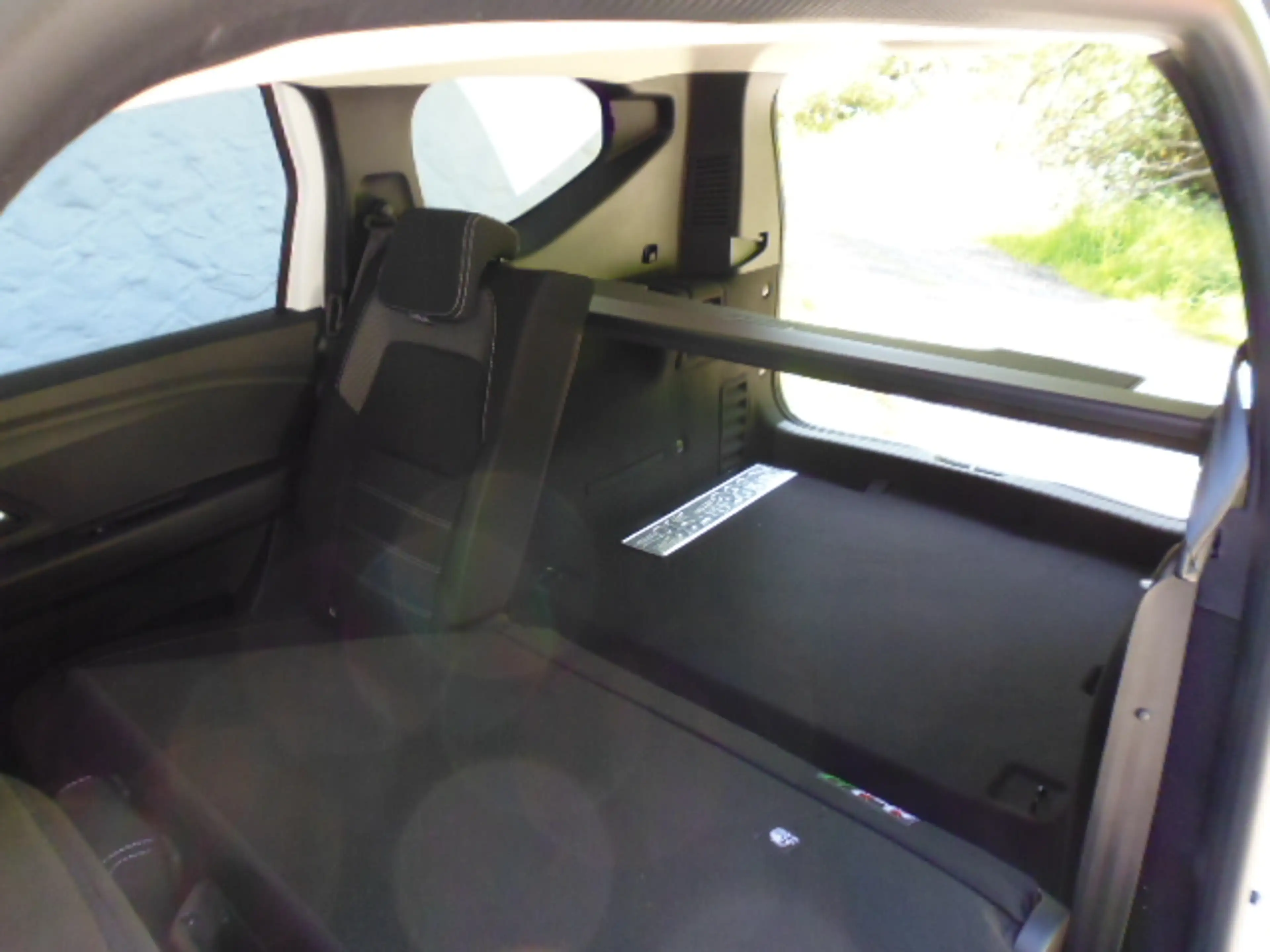 Dacia Jogger 5 TCe 120 ECO-G Extreme Sitzhzg. Multiview Weiss verschiedene Farben LT: 3-5Wo. — photo 5