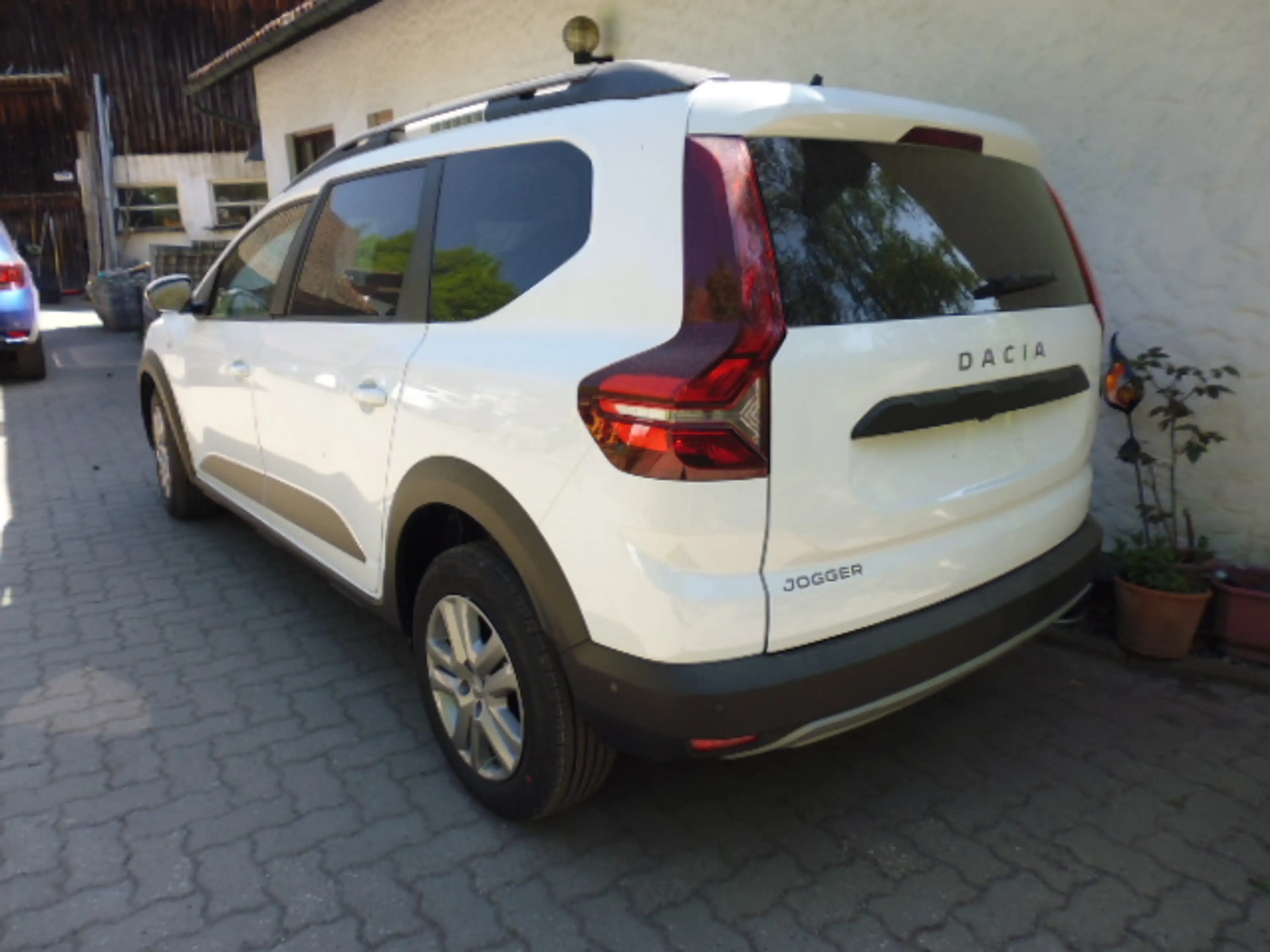 Dacia Jogger 5 TCe 120 ECO-G Extreme Sitzhzg. Multiview Weiss verschiedene Farben LT: 3-5Wo.