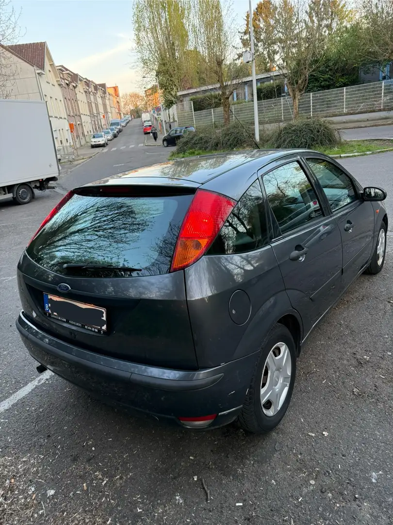 Ford Focus 1.4i SE 16v Ambiente - 1