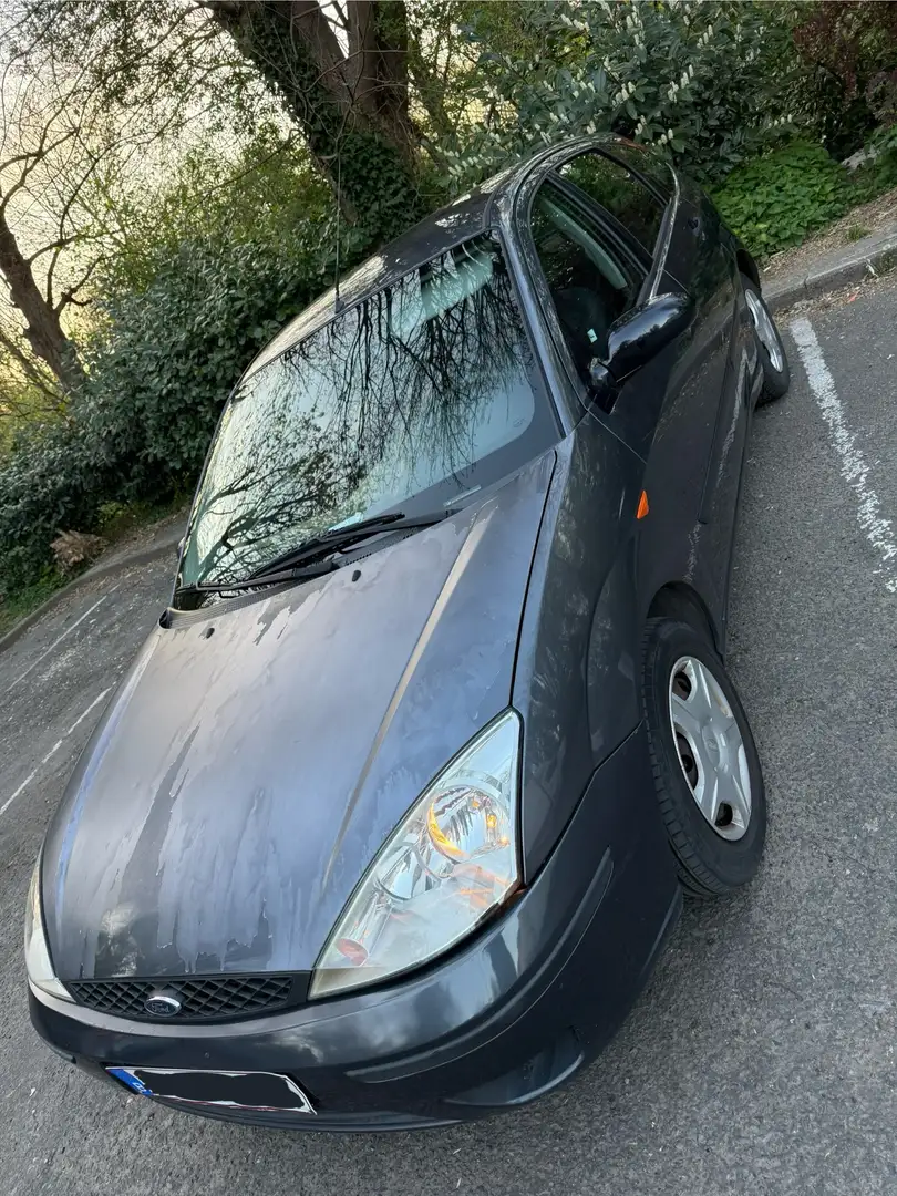 Ford Focus 1.4i SE 16v Ambiente - 2