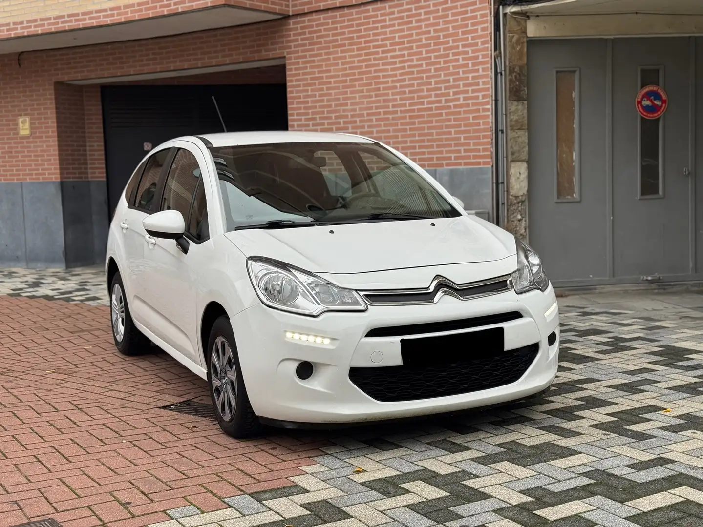 Citroen C3 Essence prête à immatriculer Zwart - 2