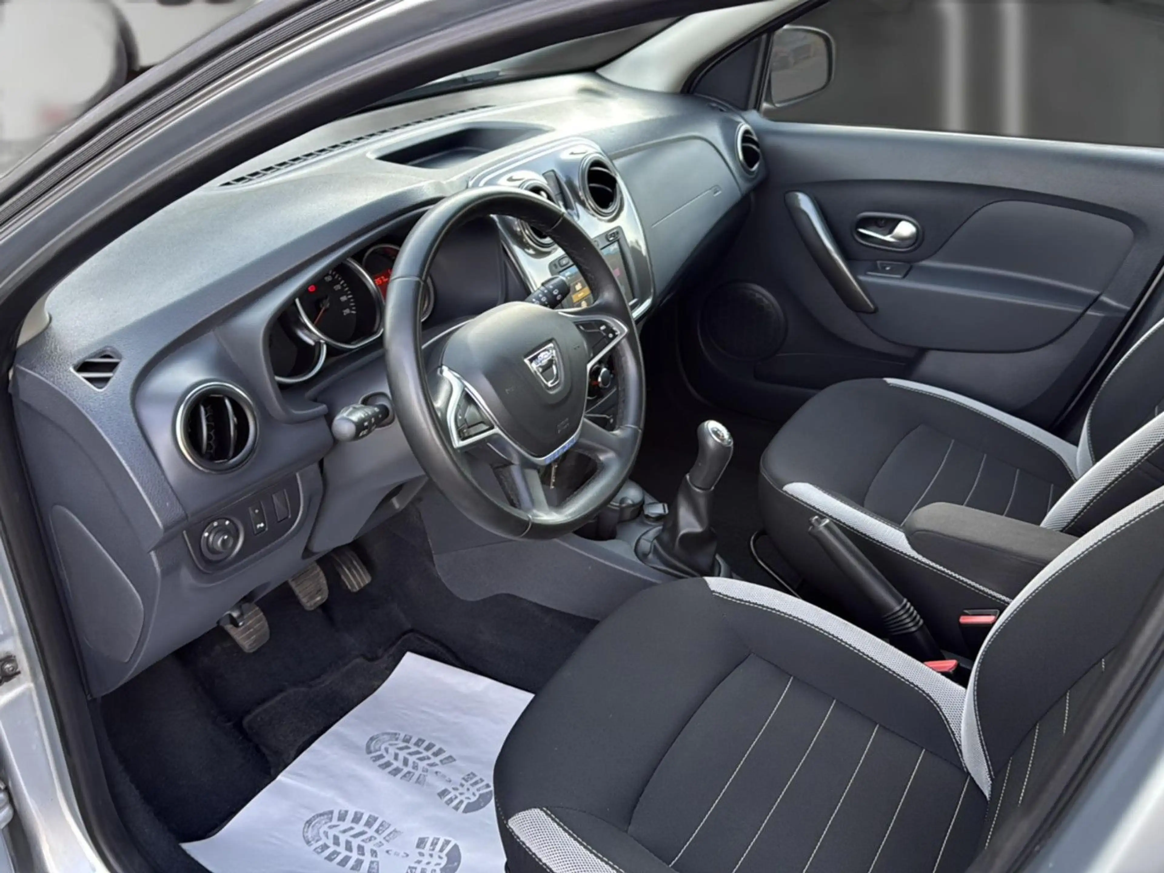 Dacia Logan MCV II Kombi Stepway NAVI+KLIMA+KAMERA+AHK — photo 9