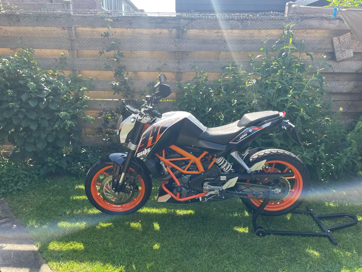 KTM 390 Duke Wit - 2