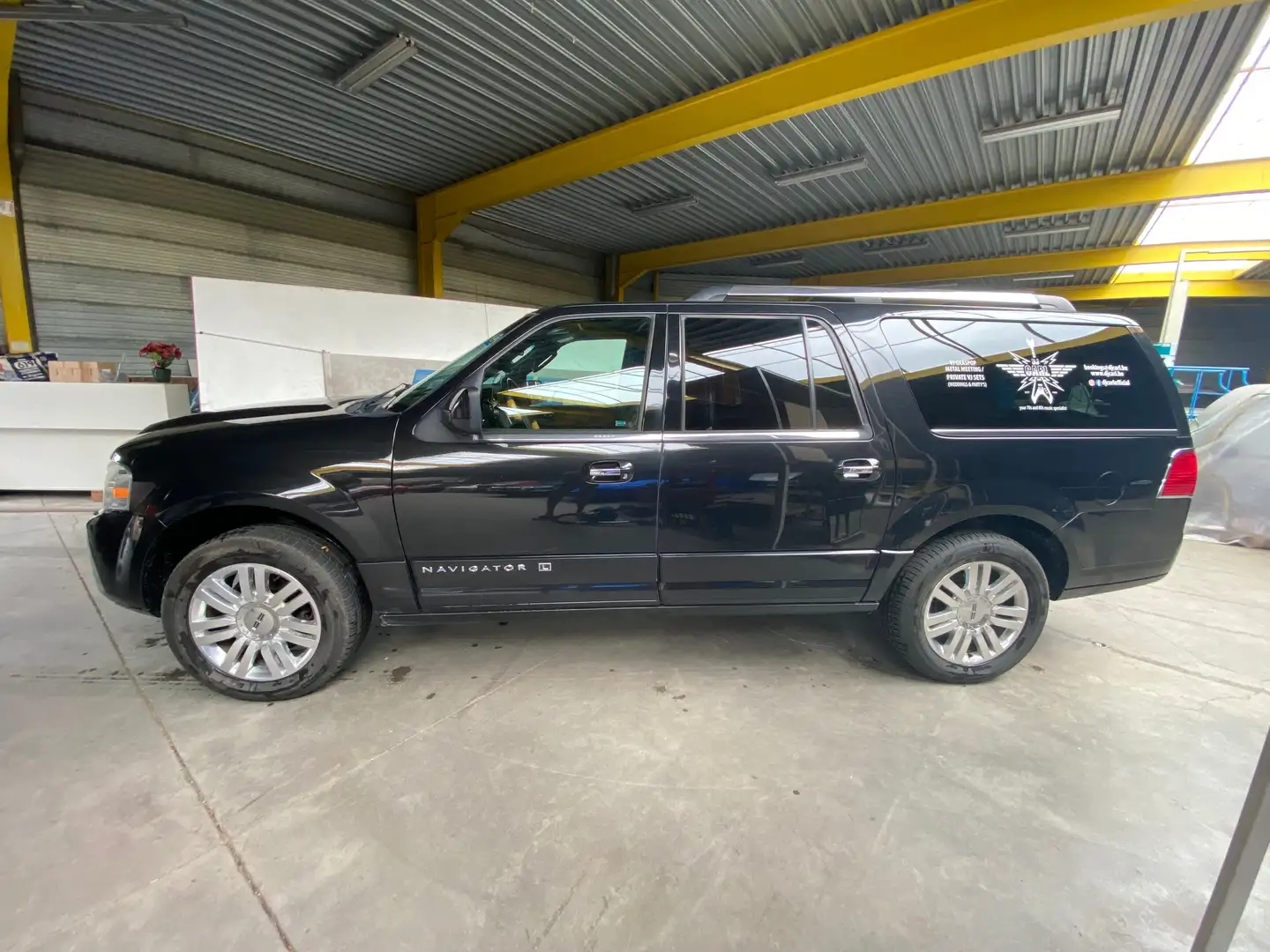 Lincoln Navigator Lichte Vrachtwagen Long Version Noir - 1