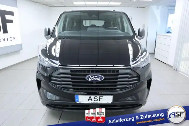 Ford Tourneo Custom view 3