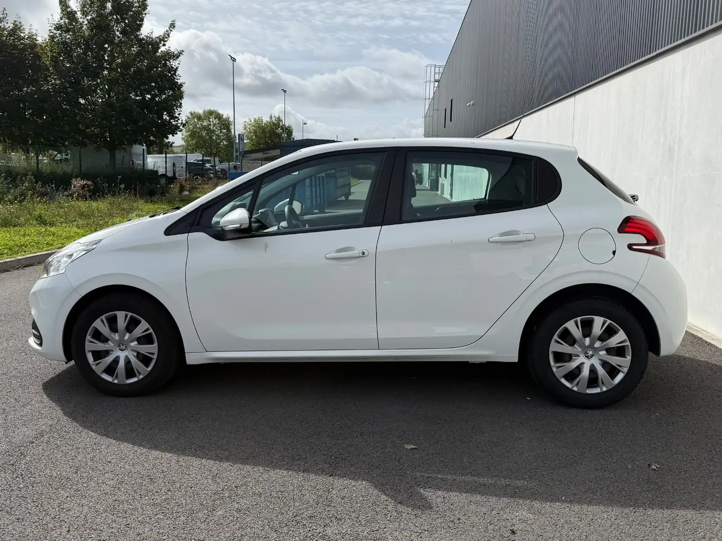 Peugeot 208 208 BlueHDi 100ch S\u0026amp;S BVM5 Active Business Blanc - 2