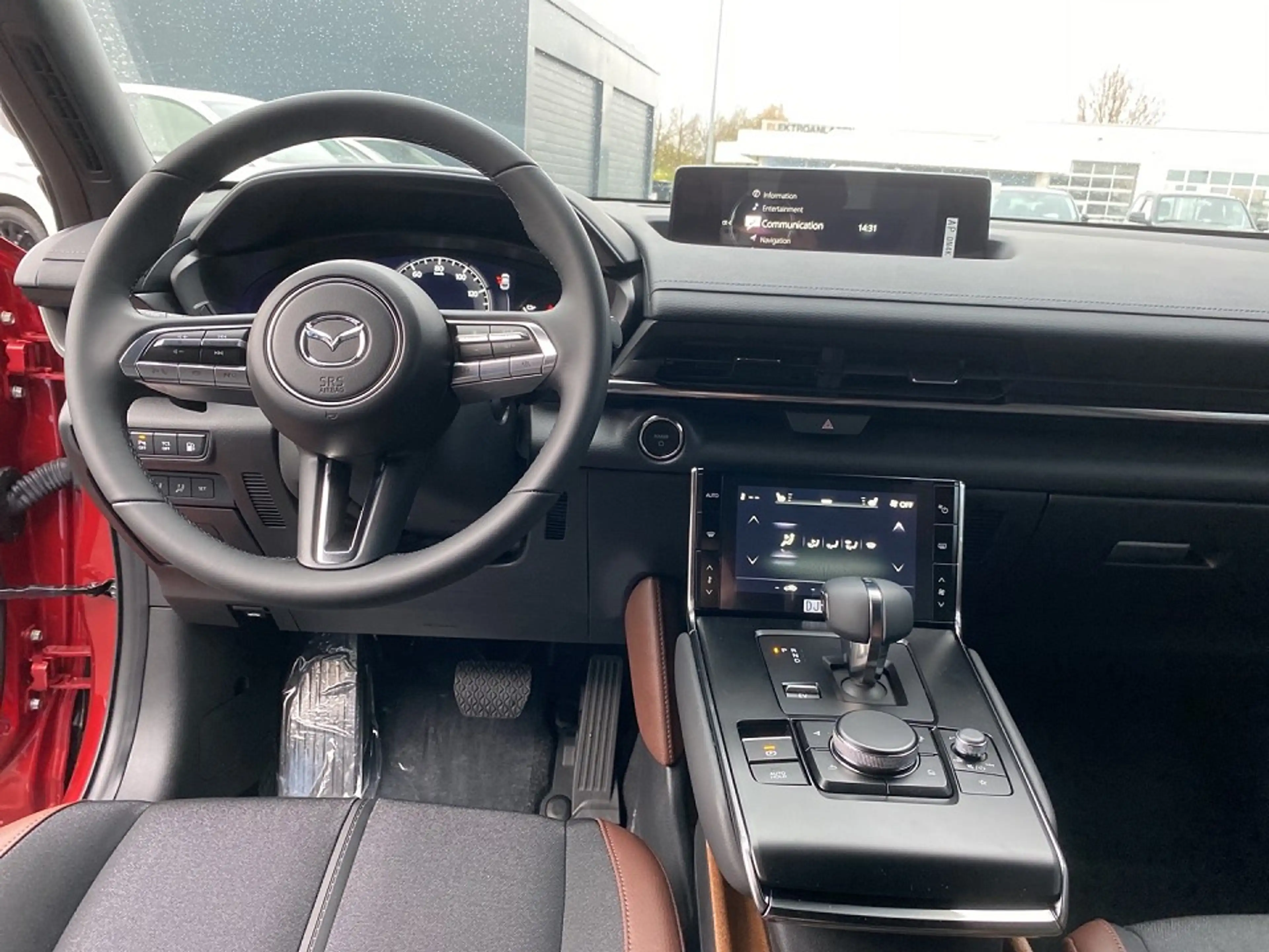 Mazda MX-30 R-EV Advantage IV Multi-Tone Metallic — photo 11