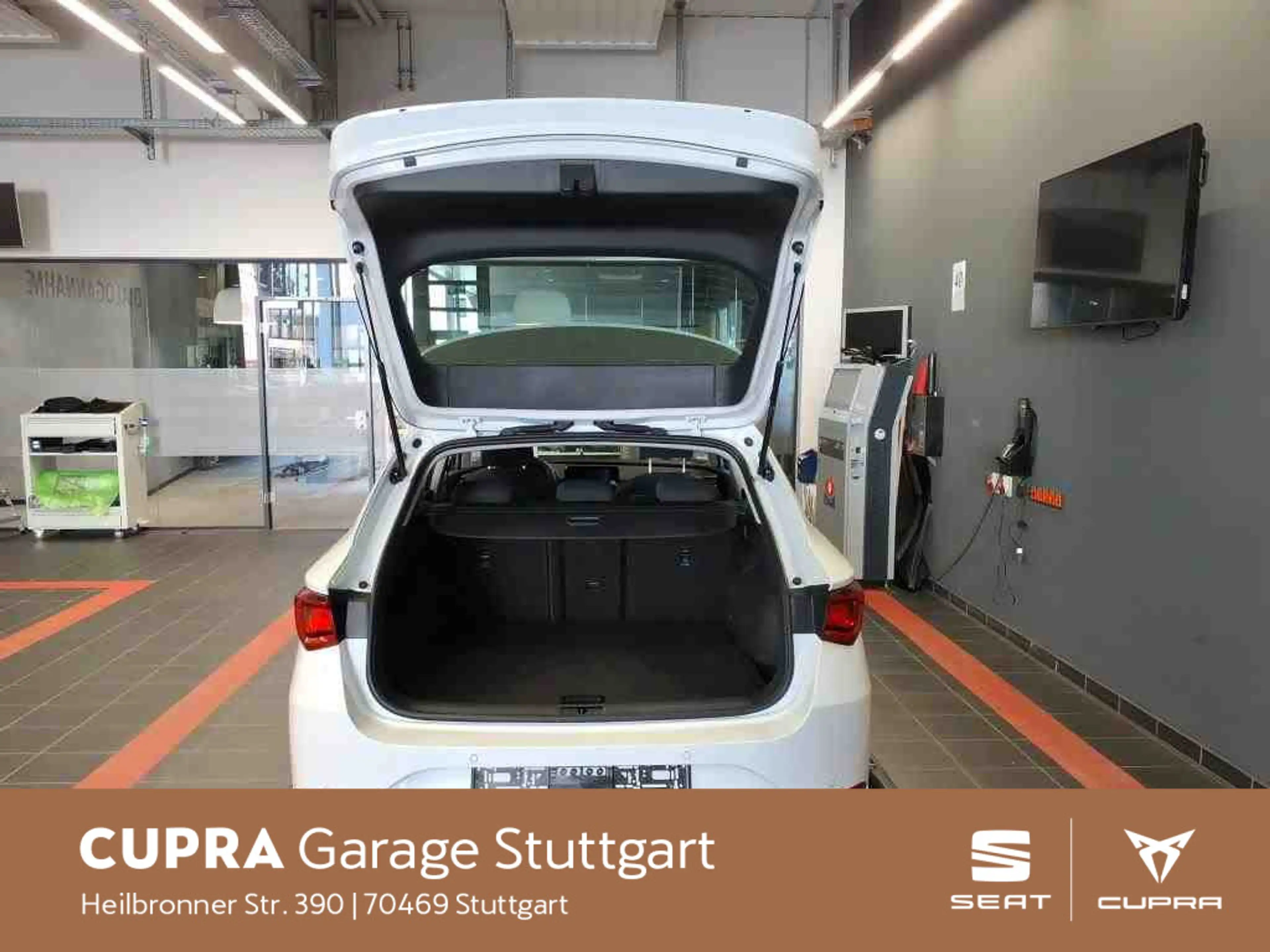 SEAT Leon Sportstourer 1.0 eTSI Style DSG 81 kW — photo 10