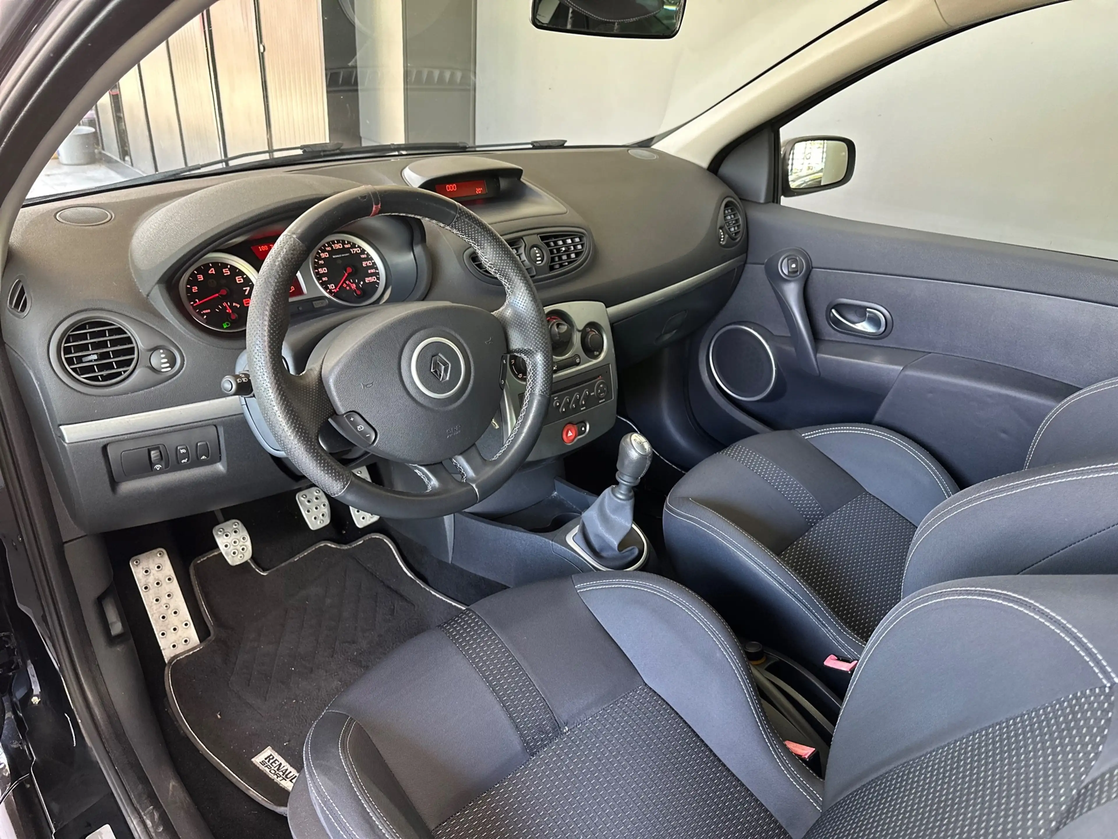 Renault Clio 2.0-16V RS 200PK|NAP|100 DKM|UNIEK — photo 9