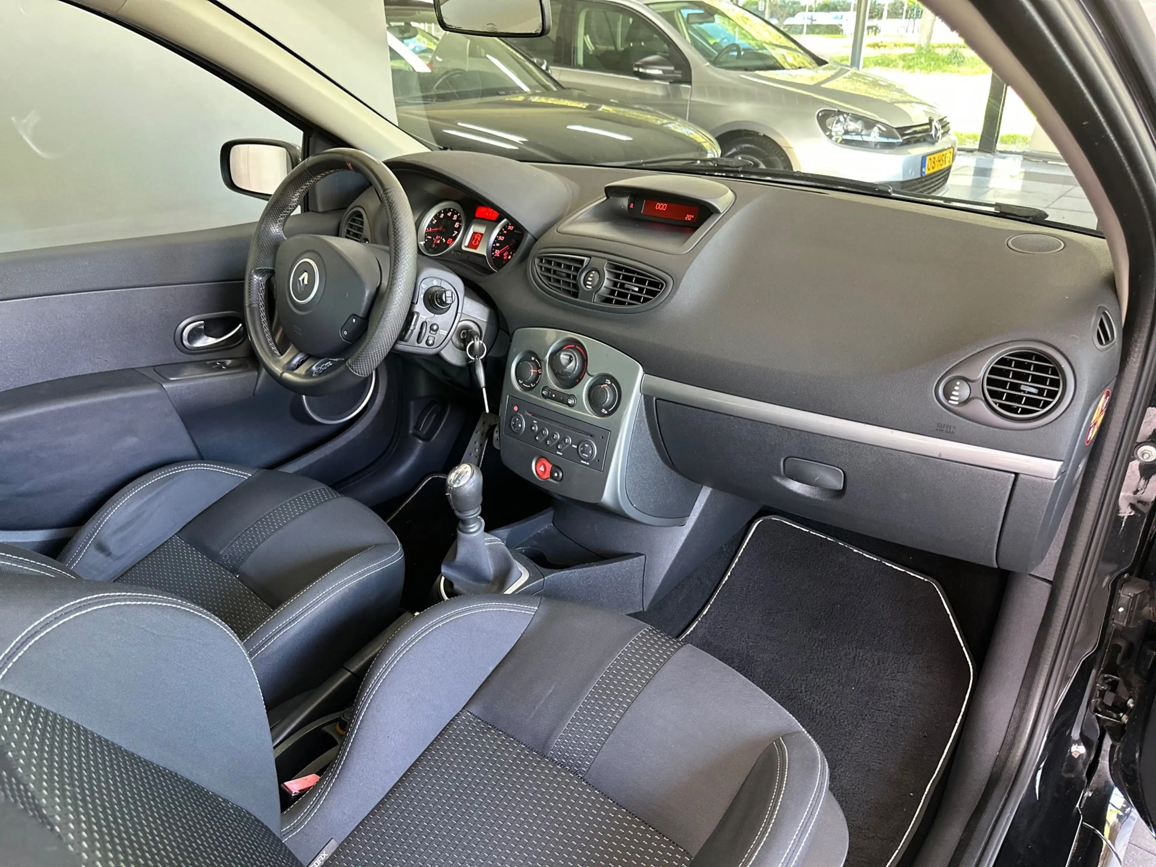 Renault Clio 2.0-16V RS 200PK|NAP|100 DKM|UNIEK — photo 12