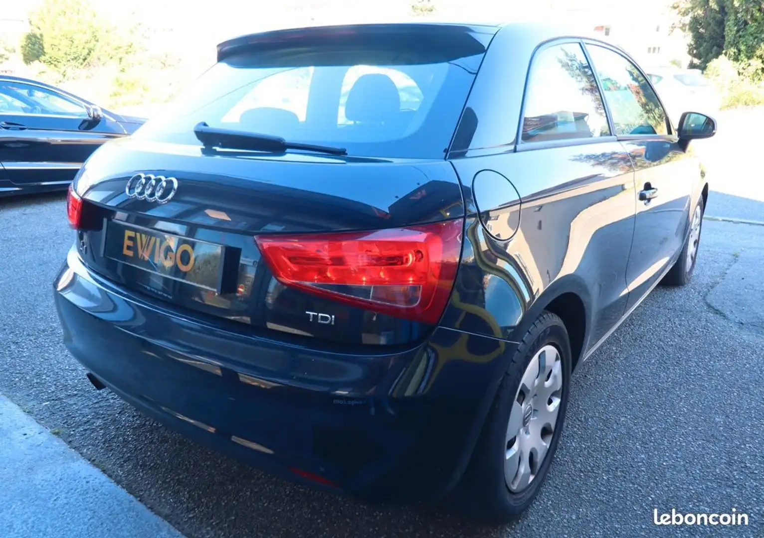 Audi A1 1.6 tdi 105 ch ambiente Noir - 2