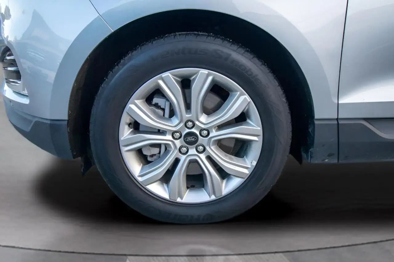 Ford Edge photo Ford Edge