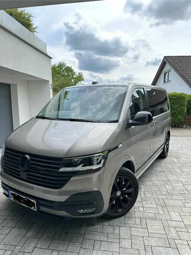 Volkswagen T6.1 Multivan Multivan Highline 4MOTION Beige - 1